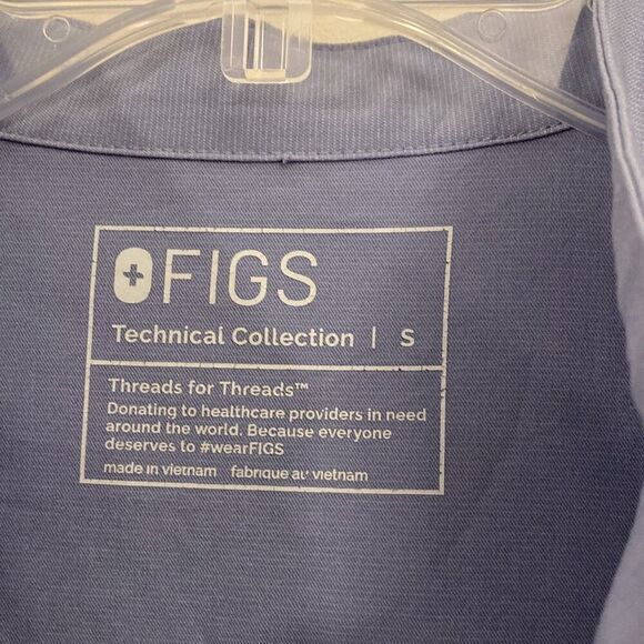 Figs scrub top Rafaela  size small ￼ - Picture 2 of 6